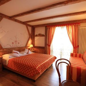 Camera con letto king size